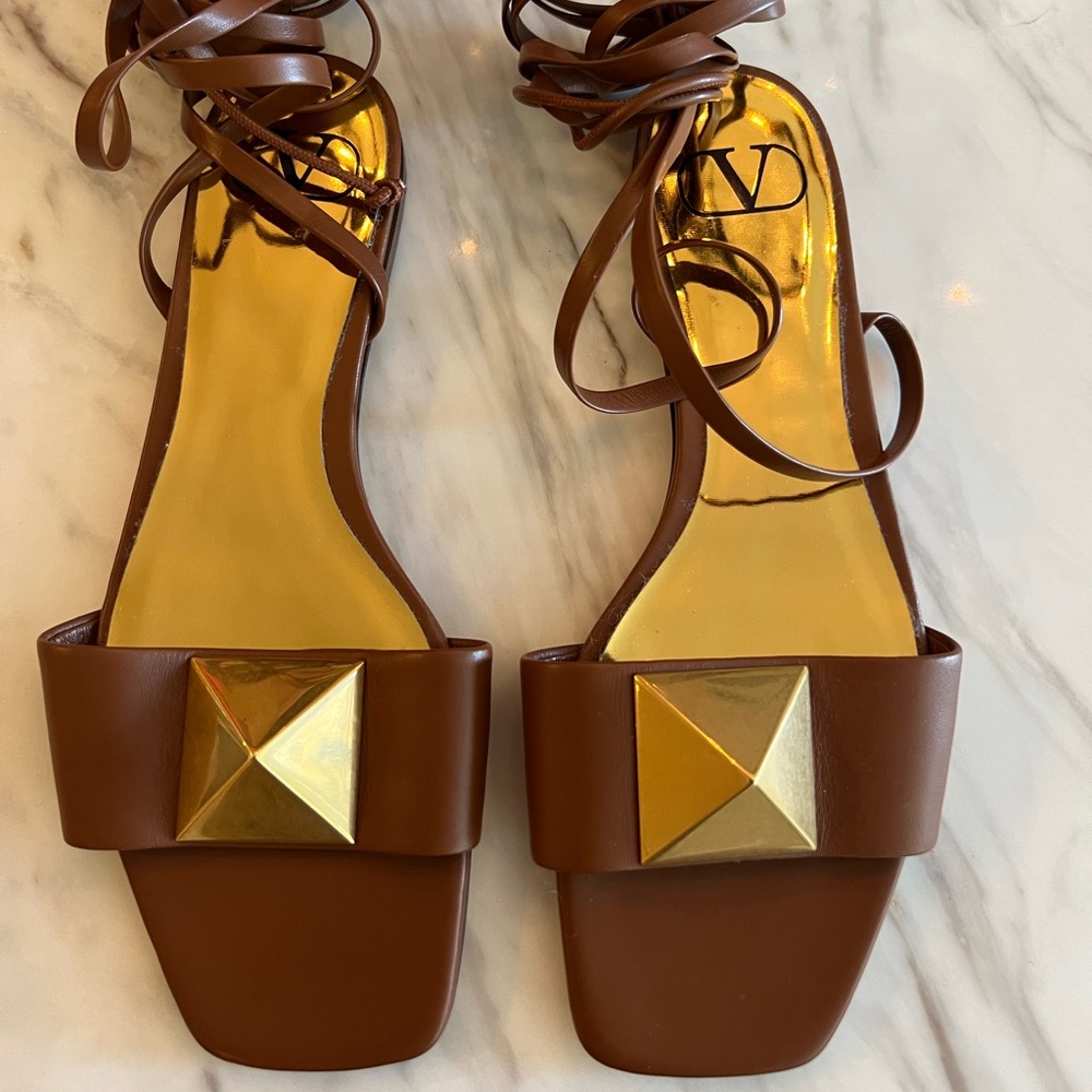 Valentino One Stud Leather Sandal - Brown